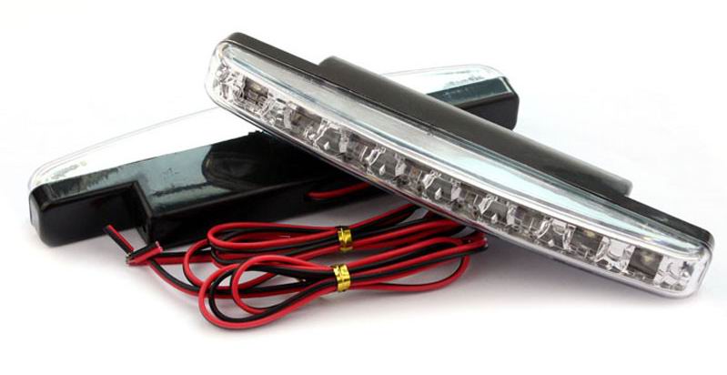 2 stk. LED Lygte med 8 LED chips og monterings sæt 12 volt