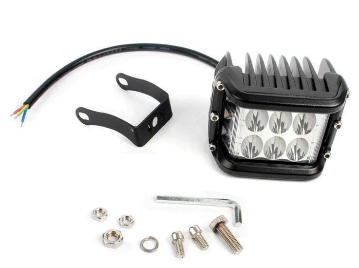 3 sidet projektør, 24 watt 12/24 volt - multifunktioner