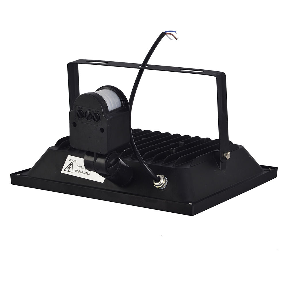 LED slim projektør 100 watt m. sensor - LAGERRYDNING